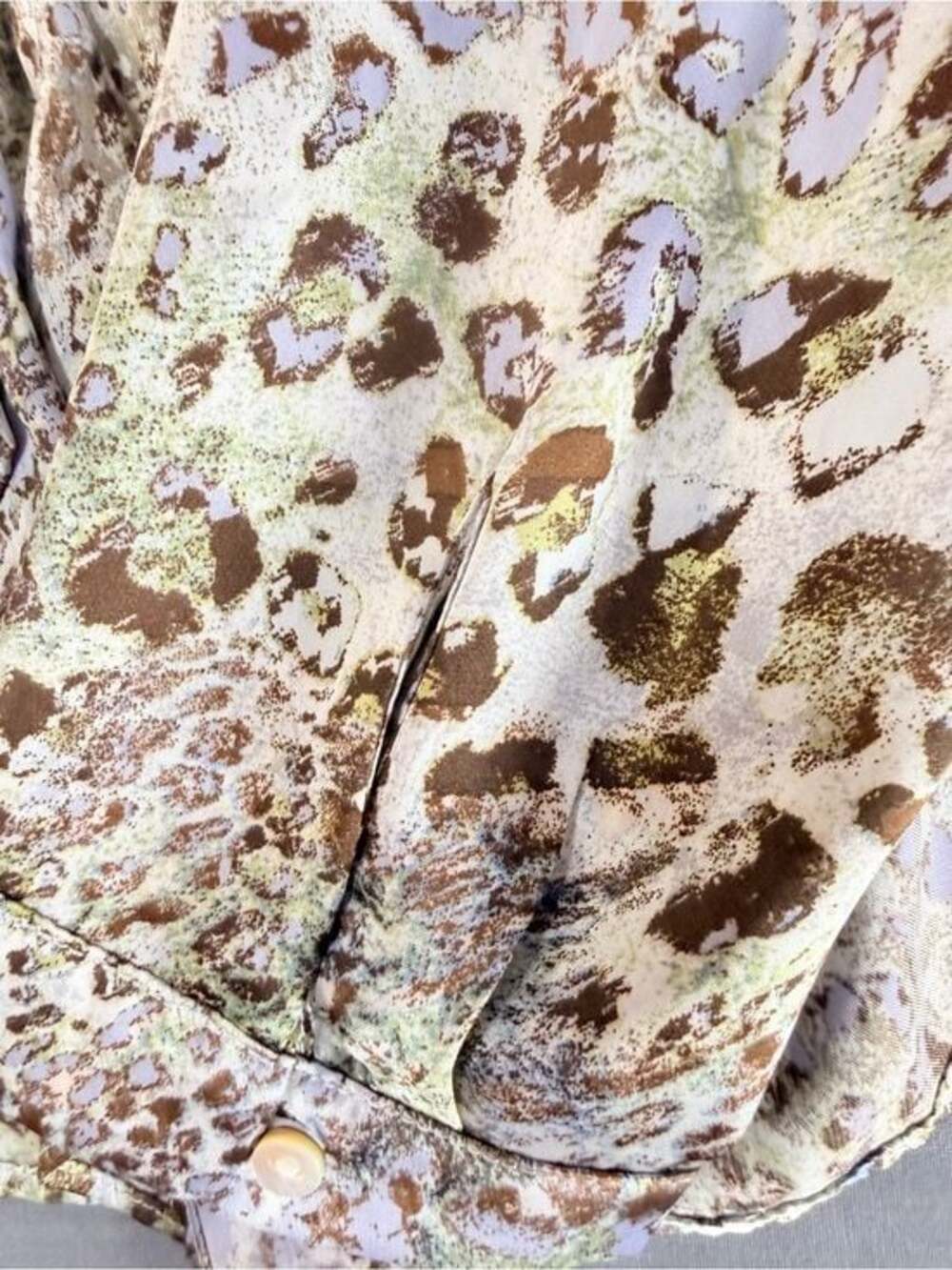 Mystree Multi-Tonal Abstract Leopard Print Collared Button-Up Blouse Size Medium - Picture 2 of 7